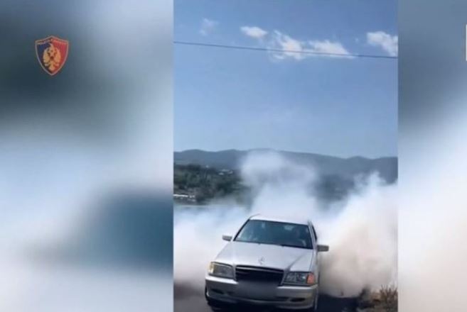 Në makinë në gjendje të dehur, manovra të rrezikshme në rrugë dhe kundërshtim të policisë, në pranga 34-vjeçari 