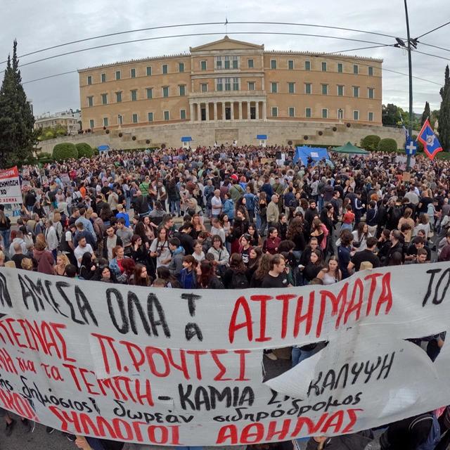 Tubim solidariteti në disa qytete të Greqisë për babain shqiptar, që hyri në ditën e 14-të të grevës së urisë