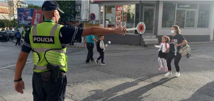 Nisja e vitit të ri shkollor, drejtori i Rendit Publik prezanton masat e sigurisë për nxënësit