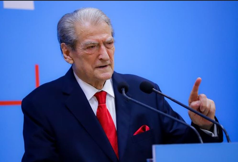 Berisha: Rama u kthye nga Aruba me një orë 400 mijë euro, me diamante e safirë