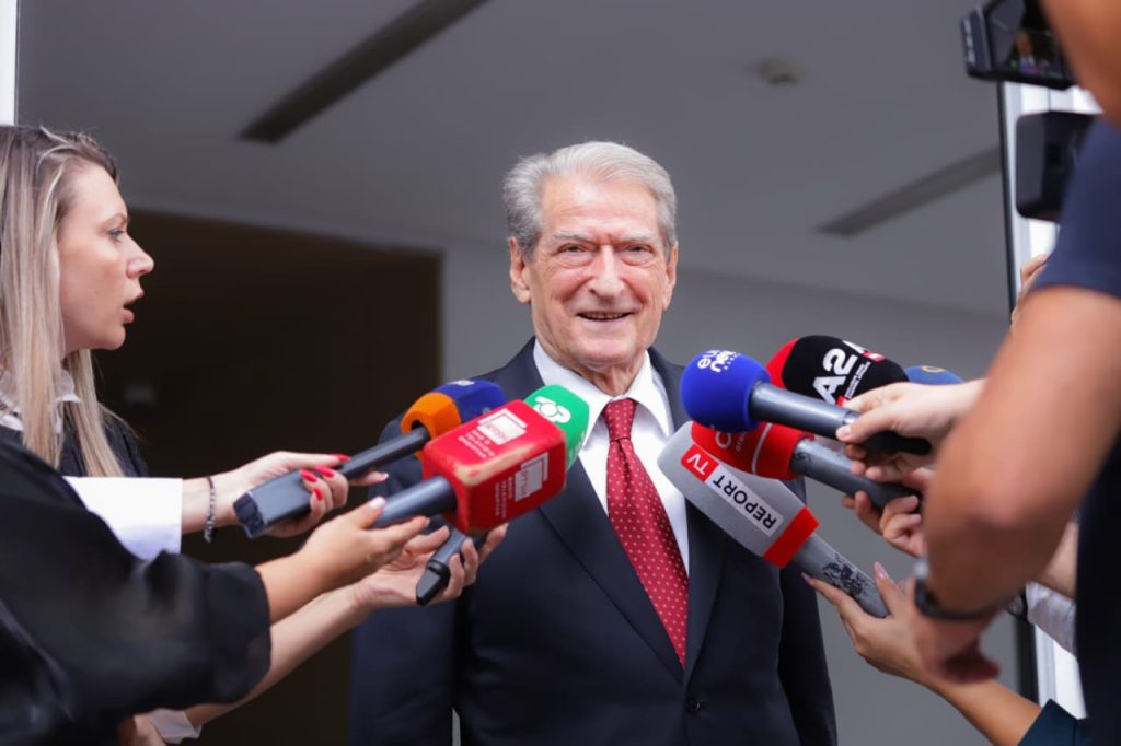 Ilir Alimehmeti kandidati i PD përballë Ogerta Manastirliut për bashkinë e Tiranës? Ja si përgjigjet Sali Berisha