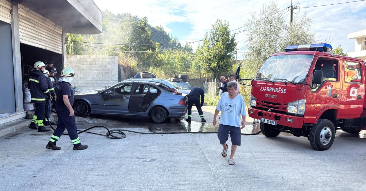 Shkrumbohet servisi, zjarri nisi nga një makinë, dyshohet për…