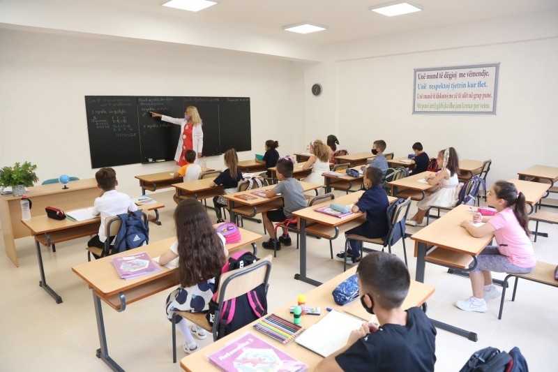 Nis të hënën viti i ri shkollor, 345 mijë nxënës ulen në bankat e shkollës
