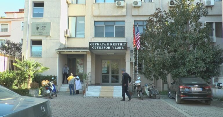 Masakra tek Apeli/ Gjykata e Vlorës dhe e Dibrës pezullojnë seancat