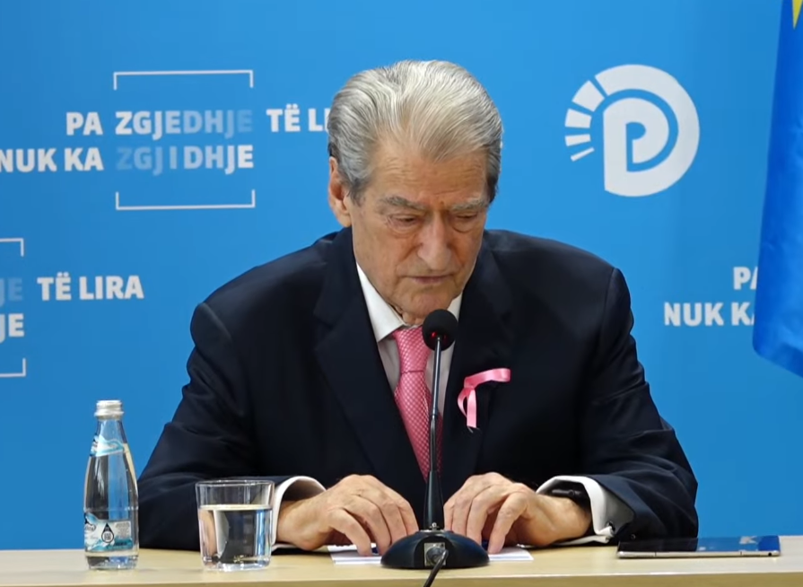 Denoncimi i Berishës: Edi Rama do vendosë gjoba prej 30 mijë deri në 40 mijë euro për qytetarët ose bizneset që hedhin mbeturina