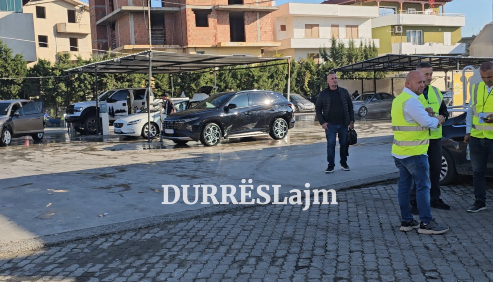 SHRUK Durrës aksion në lavazhe, ndërpret furnizimin për subjektet që marrin ujë nga rrjeti (VIDEO)