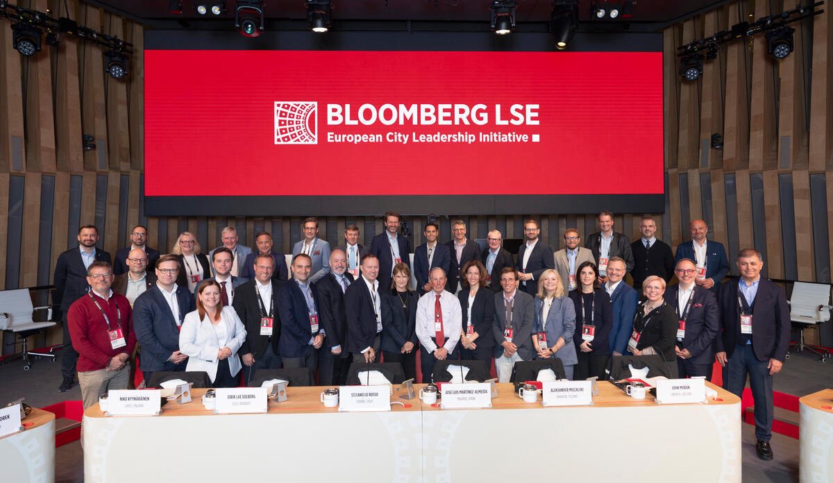 Sako mes 30 kryebashkiakëve nga vende të ndryshme të botës: Ky program do ta pajisë bashkinë Durrës me aftësi të përparuara