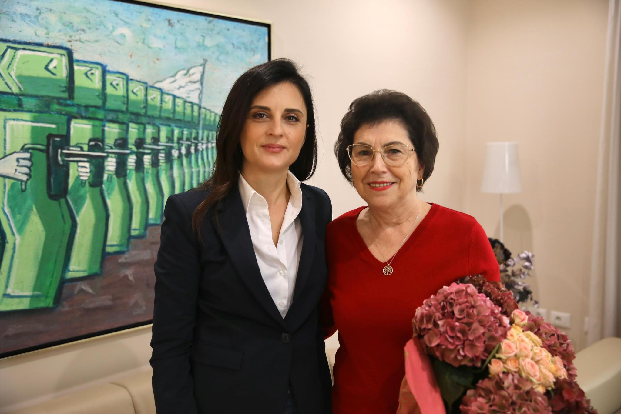 Doli në pension pas 18 vitesh punë si përgjegjëse protokolli, Sako: Majlinda la vend vetëm për respekt