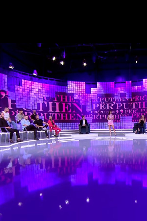 Një propozim për martesë ndodh në studion e Për’puthen