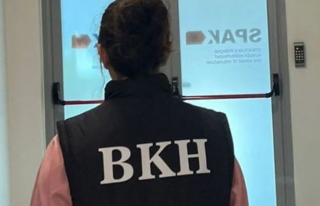 Firmosi me urdhër të Xhaçkës për bazën e Limionit/ BKH kontrolle edhe në shtëpinë e ish-gjeneralit dhe ish-deputetit të PS Kollçaku