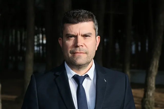 &#8220;Më mori në telefon, më kërkoi&#8230;&#8221;, Hasimja: Ja pse e mbështes Florjan Binajn si kandidat, jam i gatshëm t&#8217;i ofroj&#8230;