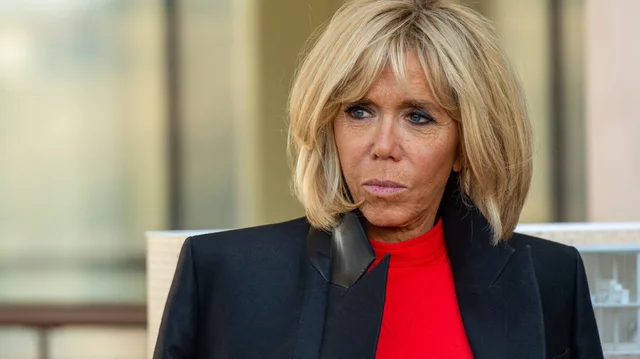 Postuan komente fyese në rrjetet sociale dhe e quajtën transgjinore, presidenti Macron dhe bashkëshortja e tij çojnë në gjyq 10 persona