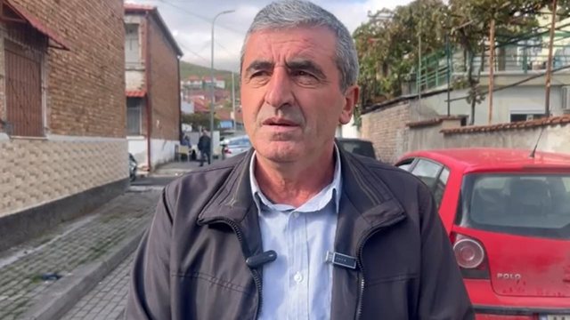 Zjarri i mori jetën nënës dhe djalit, shefi i shërbimit zjarrfikës: Kemi dy versione, soba me dru ose fije shkrepëse të ndezura