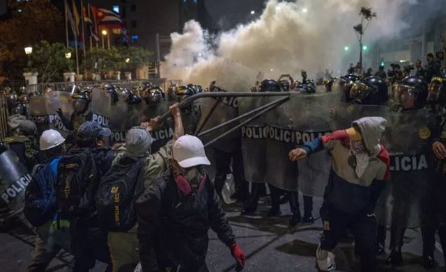 Qeveria peruane shpall gjendje të jashtëzakonshme në Lima, shkak protestat e ashpra