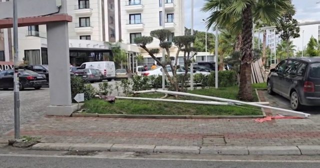 Aksidentoi me makinë këmbësoren në Kavajë, arrestohet 19-vjeçari