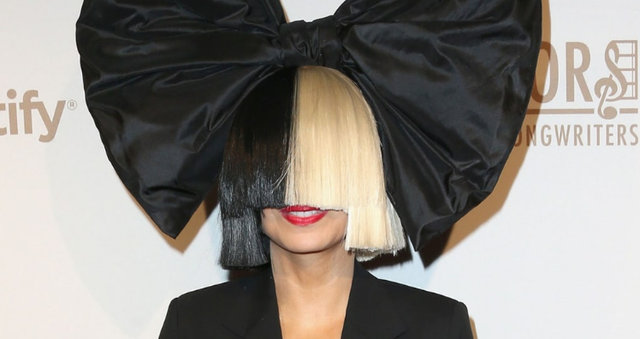 Ish-bashkëshorti i kërkoi divorcin, këngëtaren e njohur e gjen ”belaja”