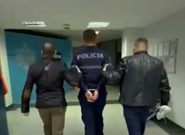 Kthyen lokalin në pikë bastesh sportive, e pësojnë 3 punonjës policie