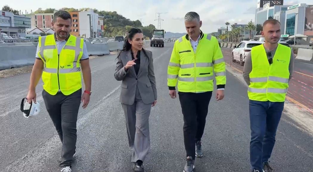 Balluku inspekton punimet e autostradës Tiranë-Durrës: Do të jetë gati për festat e fundvitit (VIDEO)