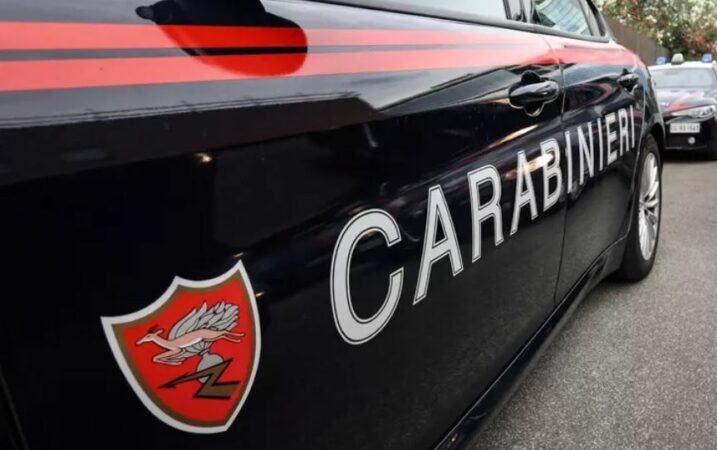 Tentuan të shpëtonin familjen e bllokuar nga një shpërthim, por mbetën nën rrënojat e banesës. Humbin jetën tre karabinierë në Itali