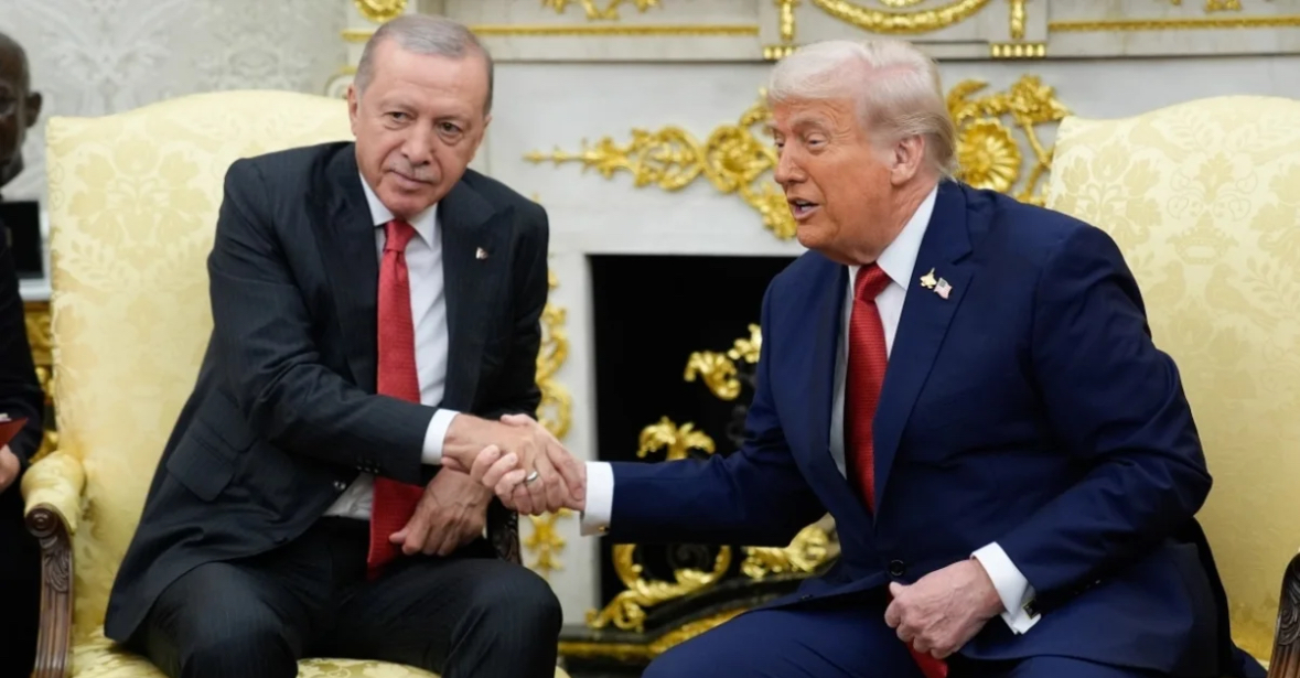 Trump telefonon Erdogan për Gazën, thirrje për bashkëpunim dhe paqe në rajon 