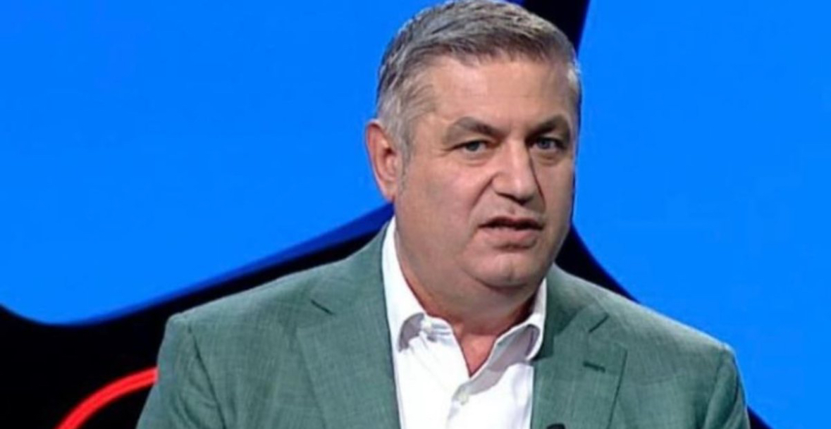 Serbët ndalojnë Shakohoxhën 3 orë në aeroport, reagon gazetari: Më kishin futur në listë të zezë… 