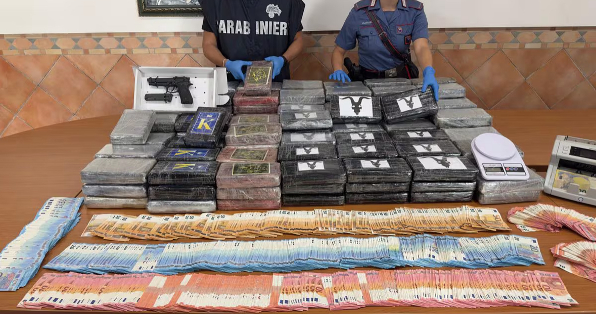 “Doja të ndihmoja familjen time të varfër”/ 22-vjeçari shqiptar në Itali kapet me kokainë, vlera marramendëse 16 milionë euro