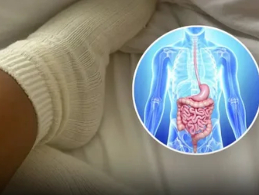 Veshja e çorapeve gjatë natës, çfarë ndodh me trupin tuaj? 