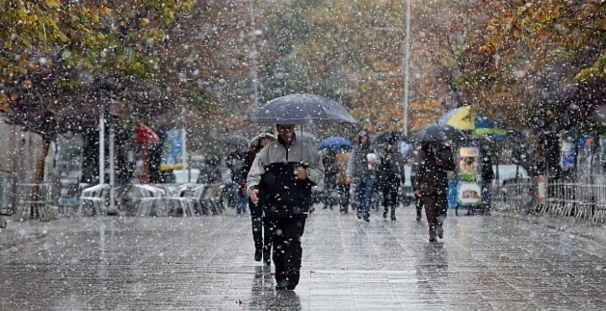 Vjen vala e acarit! Stuhi dhe reshje të forta në gjithë vendin, paralajmërimi urgjent i IGJEUM