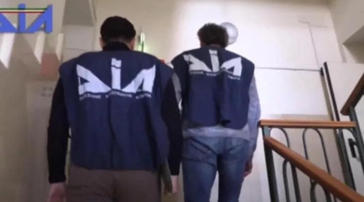 Operacioni italo-shqiptar: Sekuestrohen 100 mijë euro dhe një vilë në Torre a Mare