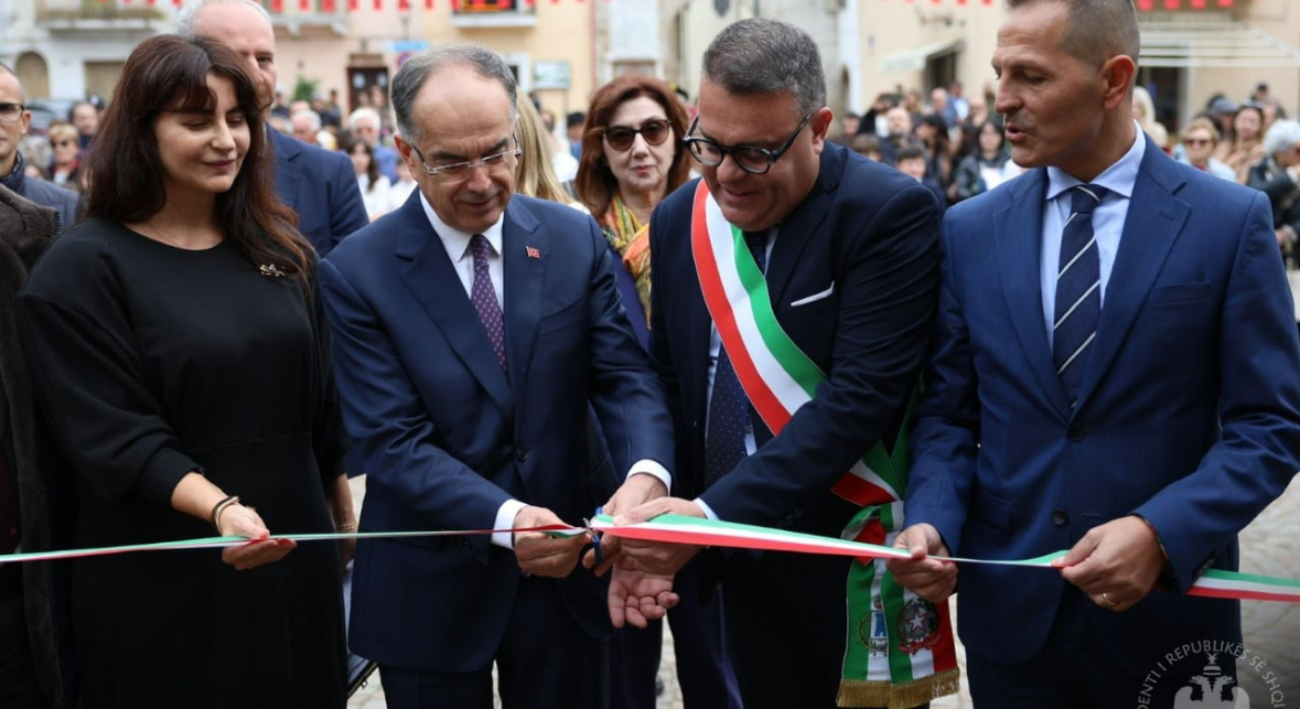 Nga nderimi për Skënderbeun në Ururi te homazhi për Ibrahim Kodrën në Montecilfone/ Presidenti Begaj viziton komunat arbëreshe të Krahinës së Molises