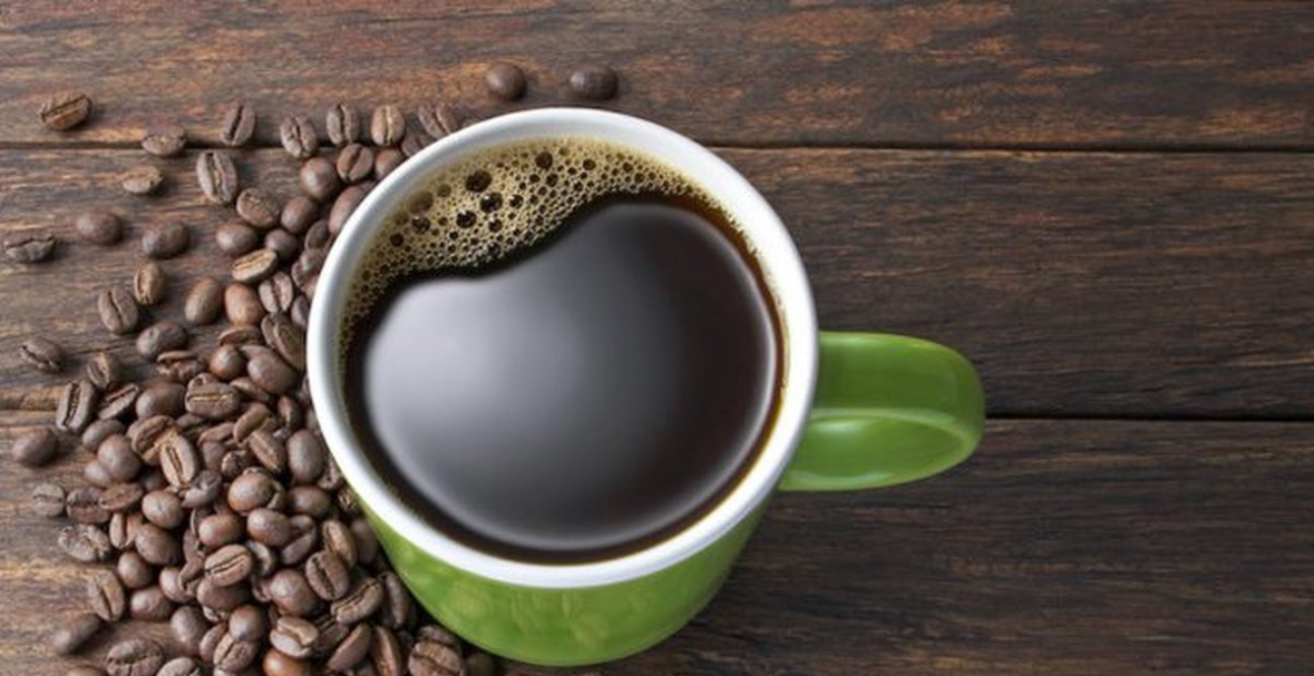 Pini dekafeinato? Ja çfarë duhet të dini rreth saj dhe ndikimit në organizëm 