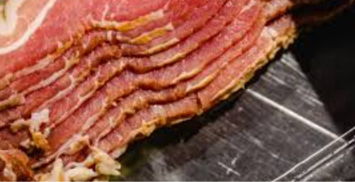 Shkencëtarët ngrenë alarmin: Të ndalohet menjëherë konsumi i proshutës, po shkakton kancer 