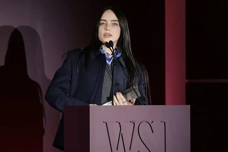 Billie Eilish “godet” miliarderët: Nëse ke kaq shumë para, pse s’bën më shumë për njerëzit?