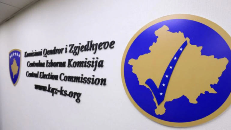 Kosova mban zgjedhjet lokale, hapen qendrat e votimit