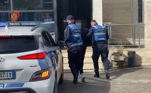 EMRI/ Iu gjetën 12 doza kokaine, arrestohet taksisti