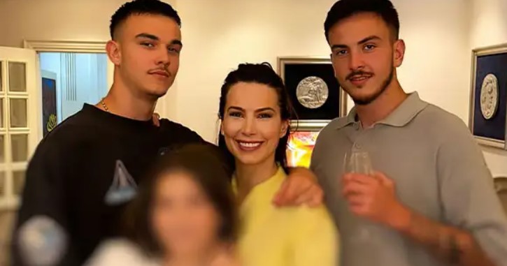 Dhunuan efektivin e policisë dhe thyen kamerat e sigurisë në komisariat, gjykata jep vendimin për dy djemtë e Valbona Selimllarit