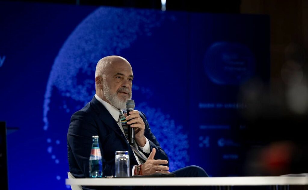 Rama: Diella do ketë 83 ‘fëmijë’, do shërbejnë si asistentë për çdo deputet të PS