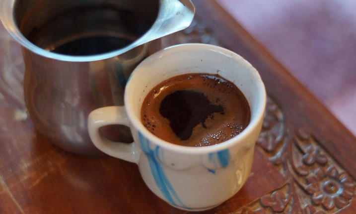 A e mbron kafeja mëlçinë nga prekja e sëmundjeve?