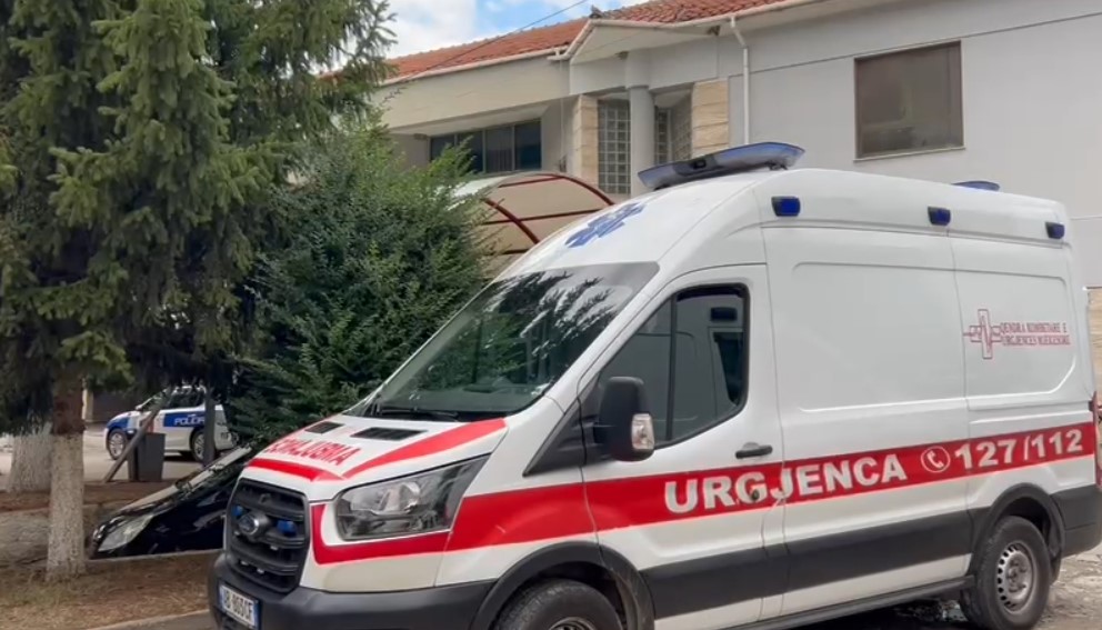 Adoleshentja u hodh nga kati i tretë, flet nëna e 14-vjeçares: E tallnin fëmijët në lagje, i thoshin jeni fshatarë