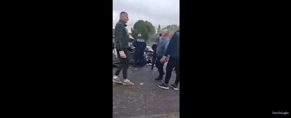 Dy automjete përplasen &#8220;kokë më kokë&#8221; në Durrës, ka të lënduar