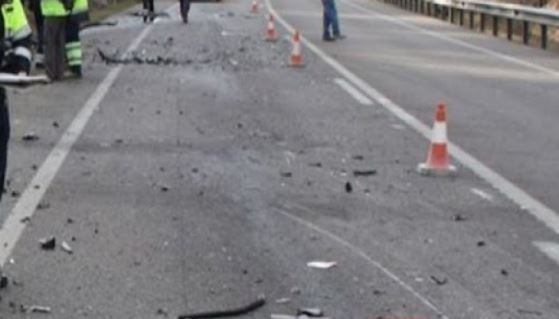 Aksident i rëndë, raportohet për një të vdekur dhe një të plagosur