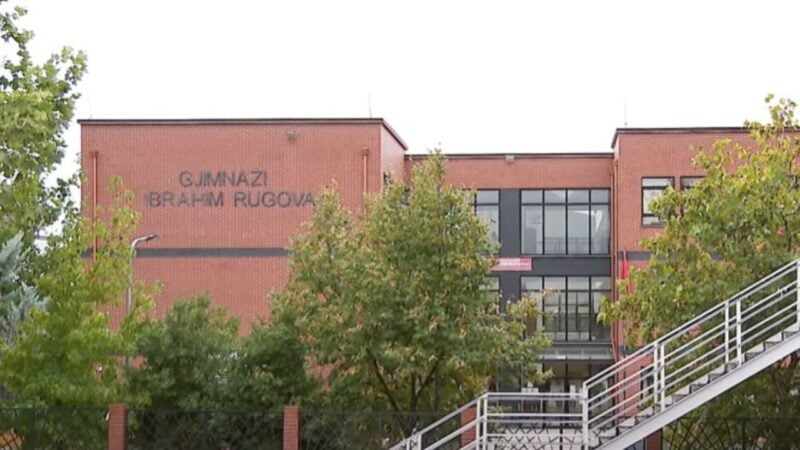 Plagosja e gjimnazistëve në Kamëz, Gjykata lë në burg të miturit