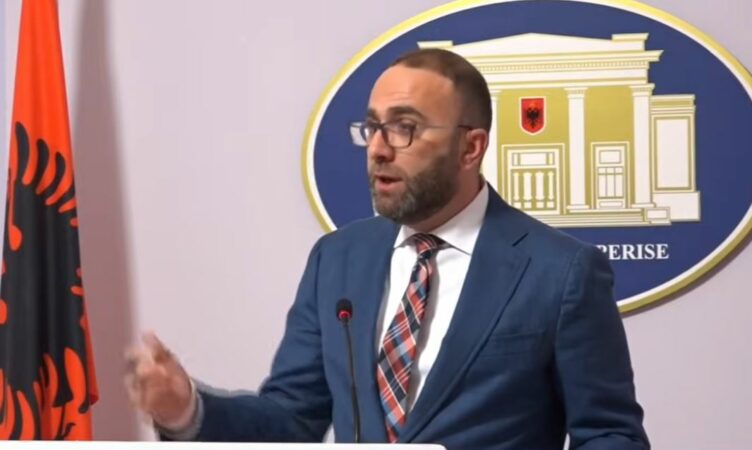 “Ka konsumuar 7 shkelje Kushtetuese”, Gazment Bardhi: Kemi dorëzuar kërkesën për shkarkimin e presidentit Begaj