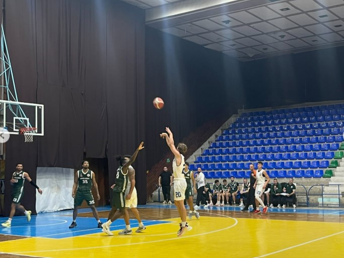 Basketboll Meshkuj/Teuta ndalet në shtëpi nga Apolonia