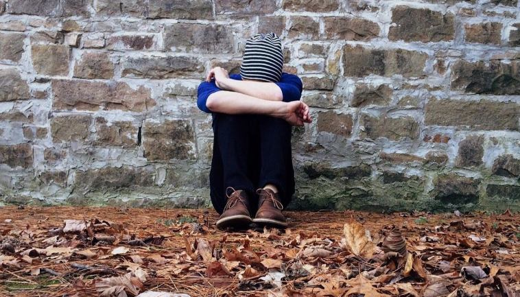 Studim: Gratë janë më të rrezikuara të preken nga depresioni sesa burrat, ja arsyeja