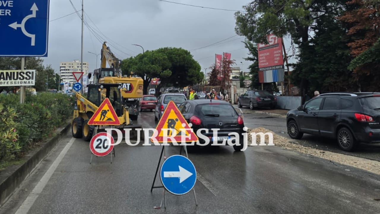 Rikonstruksioni i rrugës &#8220;Adria&#8221; në Durrës, nis demontimi i shtyllave të ndriçimit