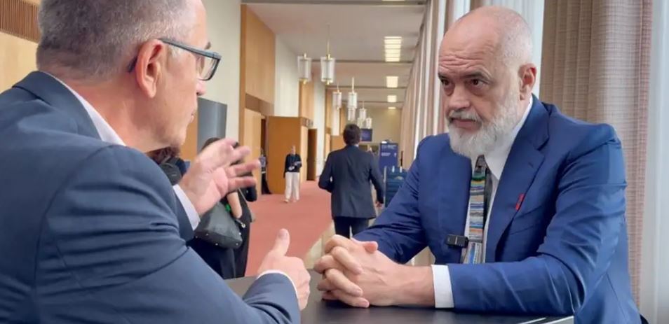 “Anëtarësimi në BE s’është në dorën tonë”- Rama në DW: Kosova të përmbushë në mënyrë uniterale kërkesat e dialogut dhe t’ia lërë topin në derë Serbisë