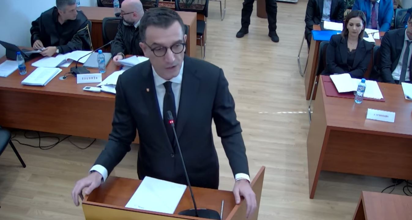 “Mandati popullor, pre e vendimeve politike!”, Veliaj: S’jam këtu për të kërkuar mëshirë apo privilegj, dua drejtësi kushtetuese!