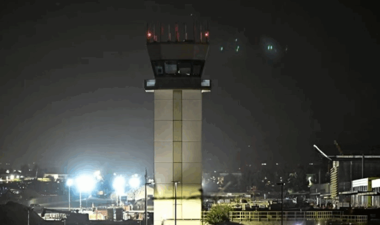 Mbyllja e qeverisë, mungesa e kontrollorëve shkakton vonesa në aeroportet e SHBA