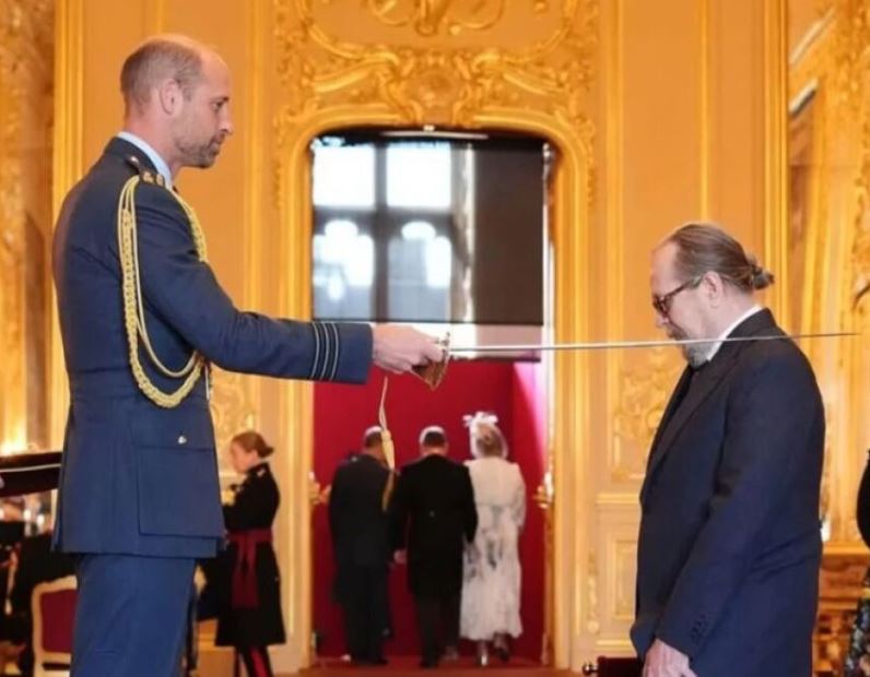 Aktori Gary Oldman merr çmimin kalorës nga Princi William